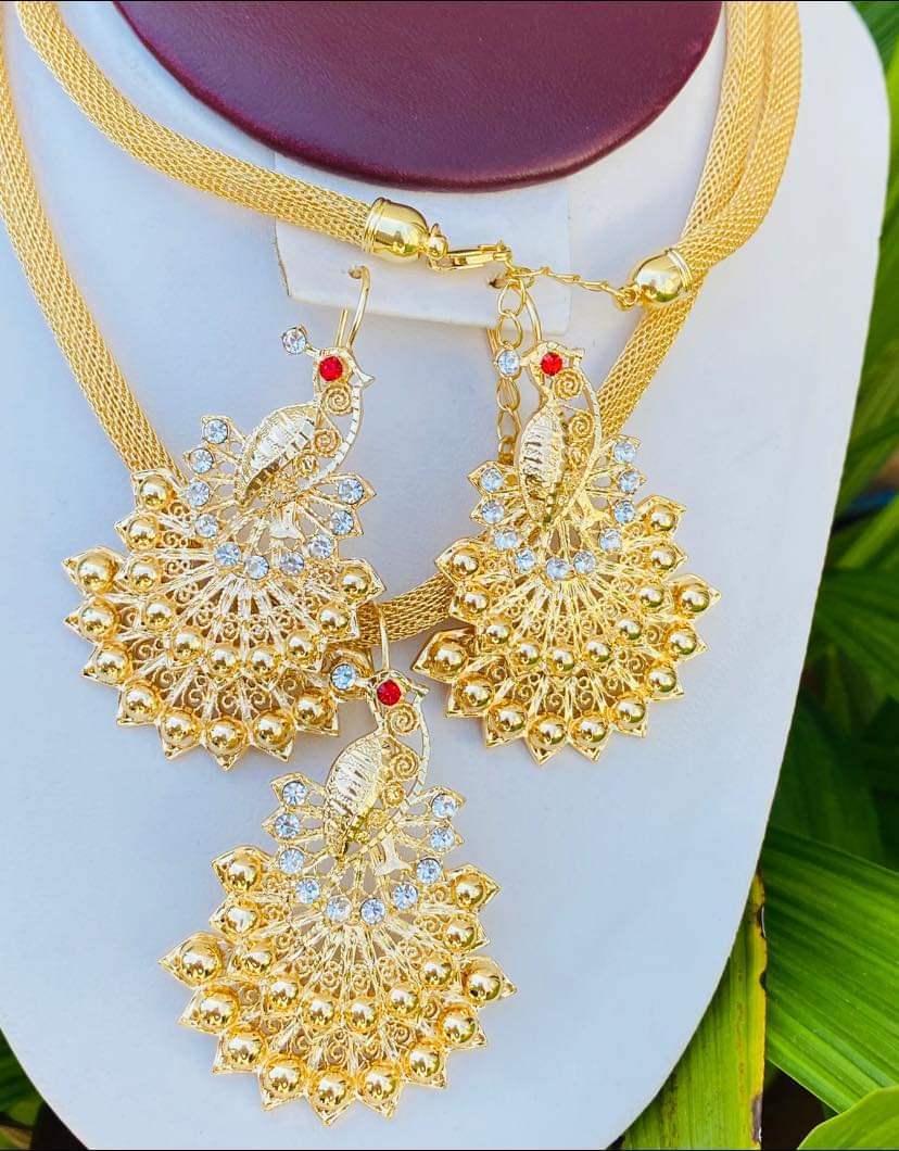 JF7361 Coordinador Oro Laminado Pavo real