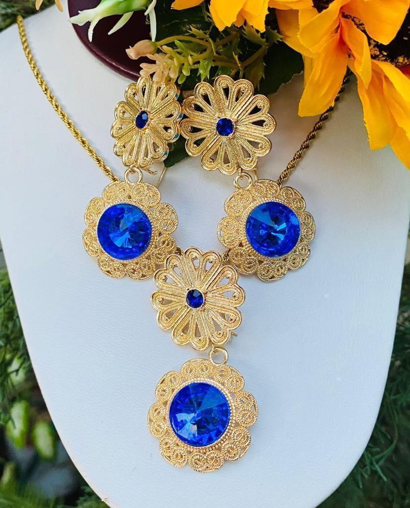 JF7300 Coordinados Dije y Aretes Oro Laminado, Cadena Acero Inoxidable Azul